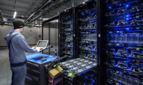 China tech giant refocuses on hybrid cloud after market study