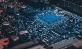 When a sophisticated robot fails, another technology comes to the rescue